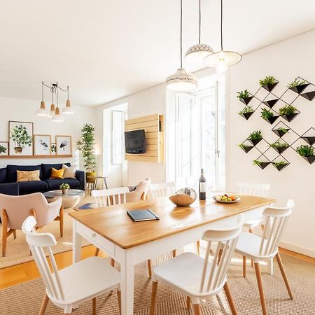 Joivy Chiado Self Check-In 2-Br Flat With Parking Lisboa Exterior foto