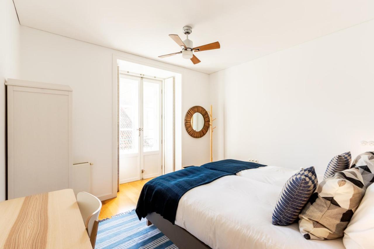 Joivy Chiado Self Check-In 2-Br Flat With Parking Lisboa Exterior foto