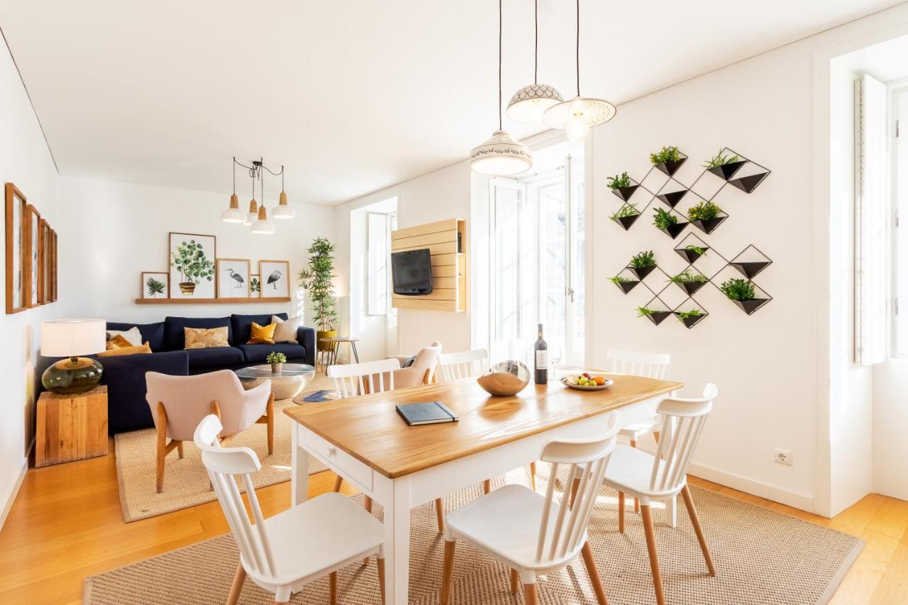 Joivy Chiado Self Check-In 2-Br Flat With Parking Lisboa Exterior foto