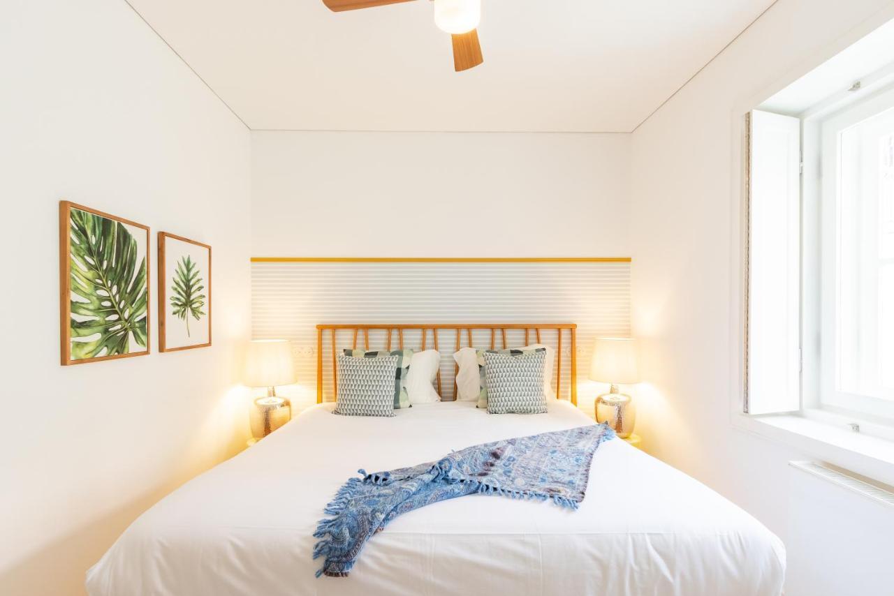 Joivy Chiado Self Check-In 2-Br Flat With Parking Lisboa Exterior foto