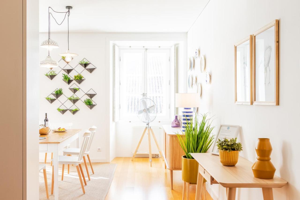 Joivy Chiado Self Check-In 2-Br Flat With Parking Lisboa Exterior foto