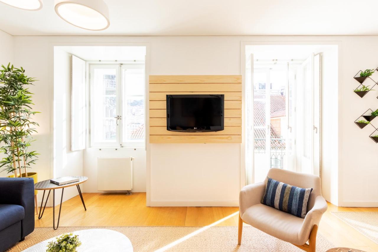 Joivy Chiado Self Check-In 2-Br Flat With Parking Lisboa Exterior foto